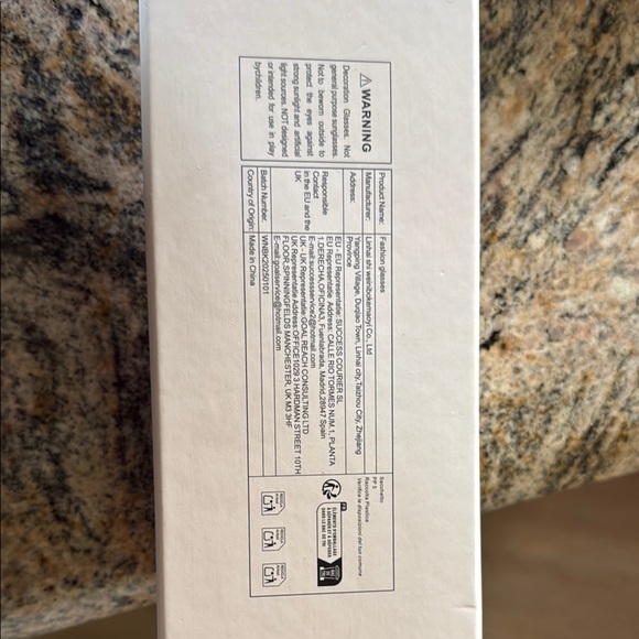 Cream and Brown Oversized Sunglasses with Gradient Lenses - Picture 5 of 5